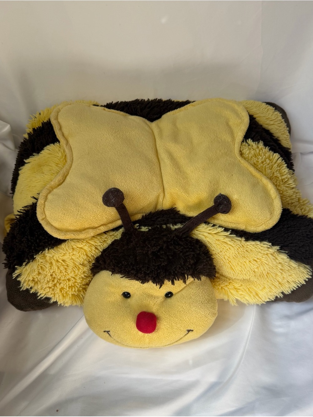 Pillow Pet Retired Bumbly Bumble Bee 18 inch Plush Soft Huggable Original 2010